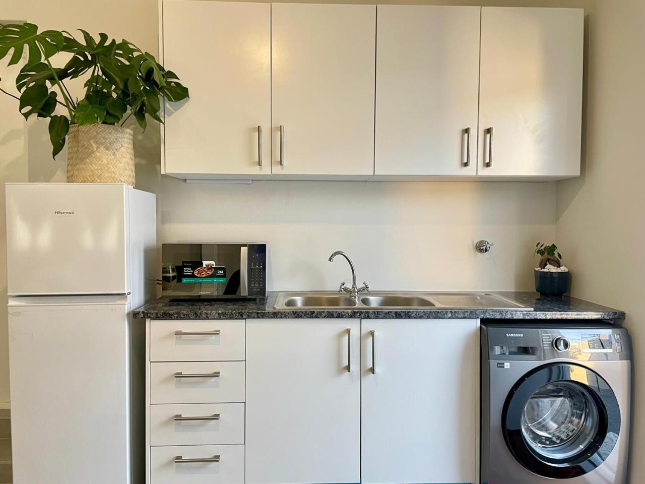 Homestay Sunningdale White House