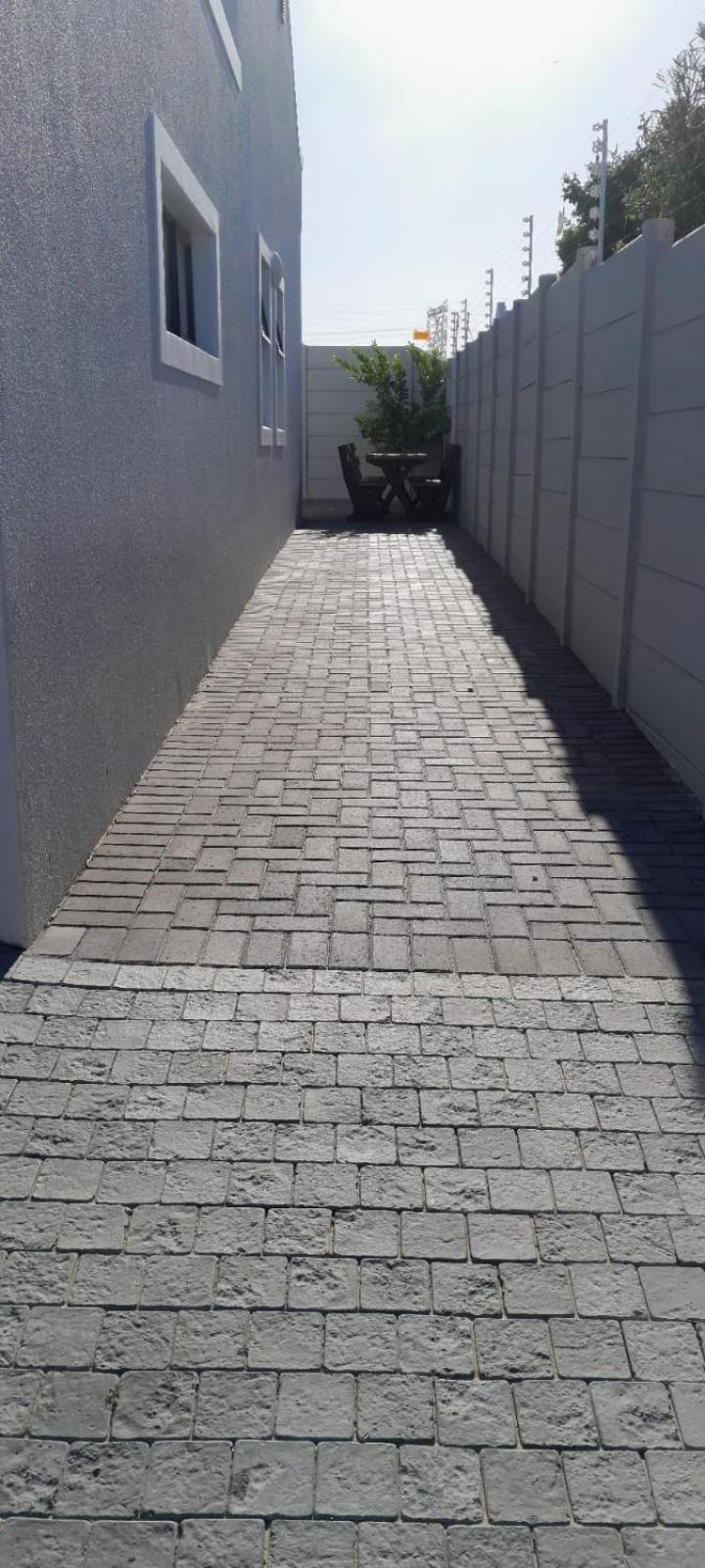 Homestay Sunningdale White House Cape Town